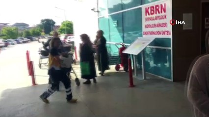 Annesinin kucağında yaralanan bebek için herkes seferber oldu