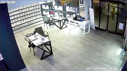 Hortumda hasar gören iş yerinin kamera kayıtları ortaya çıktı