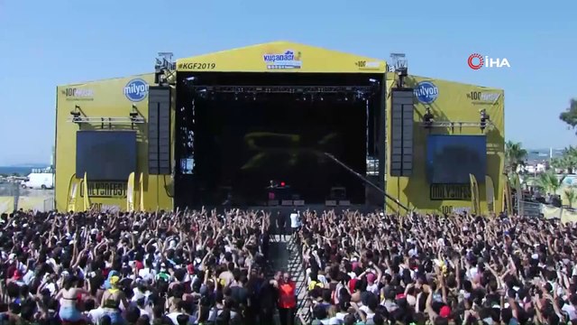 Kuşadası Gençlik Festivali 4 günde 200 bin genci ağırladı