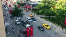 Başkent’te otomobilin açılan kapısına motosiklet çarptı: 1 yaralı