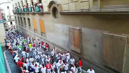 Los Miura a su paso por el Ayuntamiento de Pamplona antes de las tres cornadas