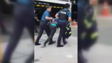 "날 무시한다"...도심 한복판에서 흉기 난동 / YTN