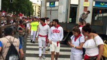 La carpintería Hermanos Aldaz retira el vallado tras el último encierro de San Fermín