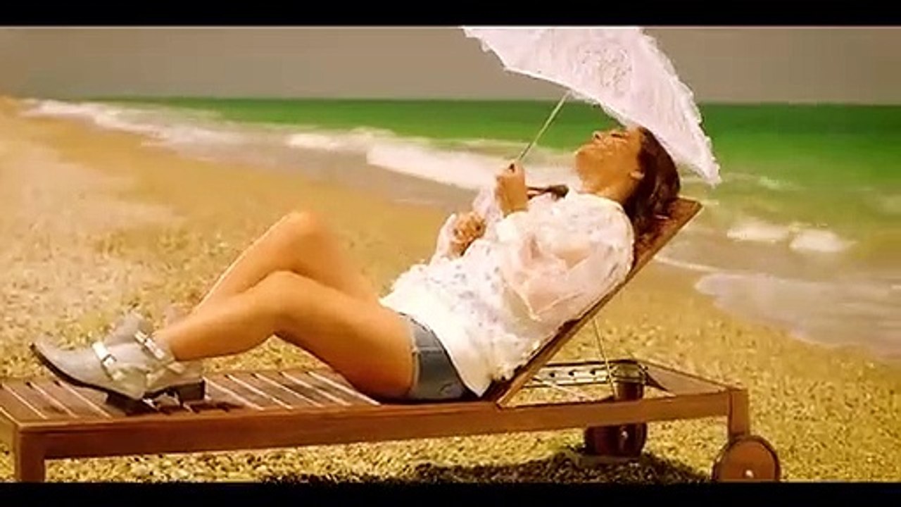 Demet Akalın - Esiyor