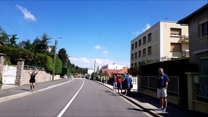 Tour de France  la foule à Saint Genest Lerpt
