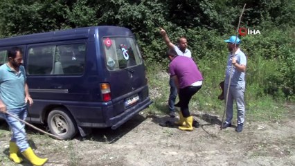 Selde kaybolan arkadaşlarını bulmak için 20 kişilik ekip kurdular