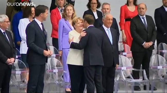 Военный парад на Елисейских полях