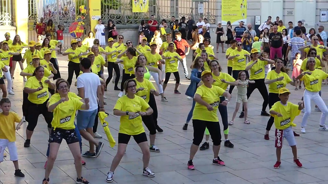 Zumba yellow night