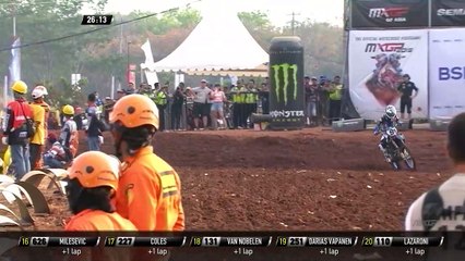 Romain Febvre passes Arminas Jasikonis - MXGP of Asia 2019