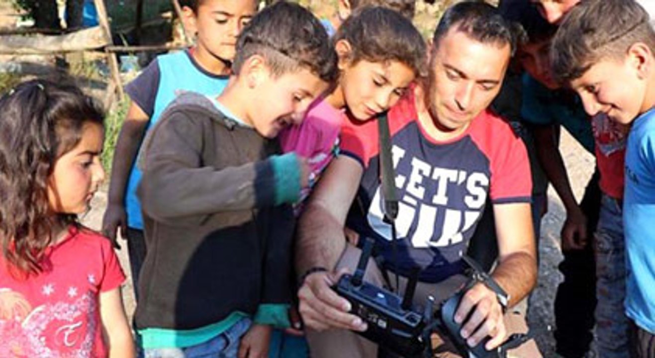 İlk kez drone gören çocukların şaşkınlığı