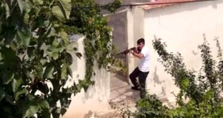 "Gözüm döndü" deyip komşusunu öldürdü, 4 yakınını yaraladı! Dehşet anları kamerada