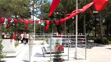15 Temmuz yıl dönümünde kahraman şehit Halisdemir'e ziyaretçi yoğunluğu