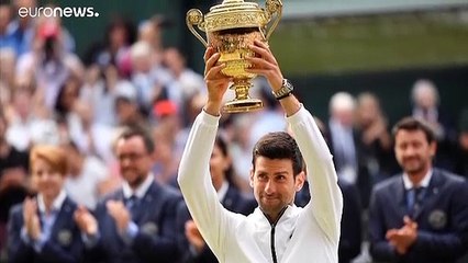 Djokovic bate Federer e conquista Wimbledon