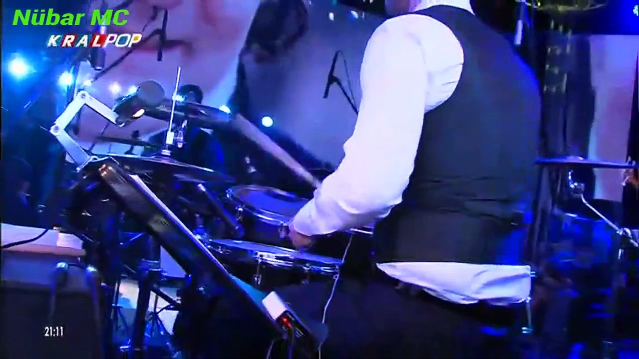 Mustafa Ceceli - Sarı Saçlarından Sen Suçlusun (Kral Pop TV - 03.04.2017)