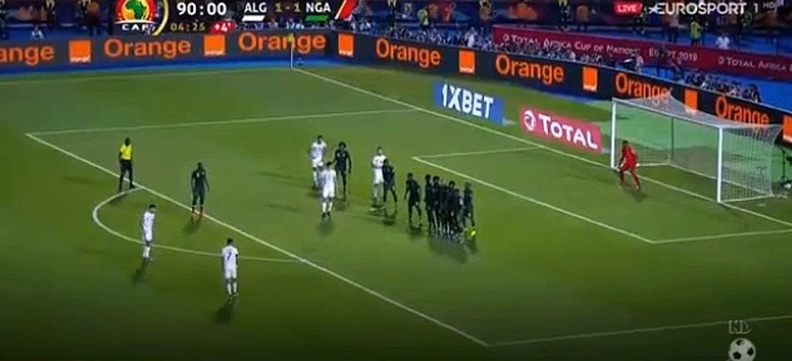Algeria vs Nigeria 2 - 1 Riyad Mahrez Free Kick Goal