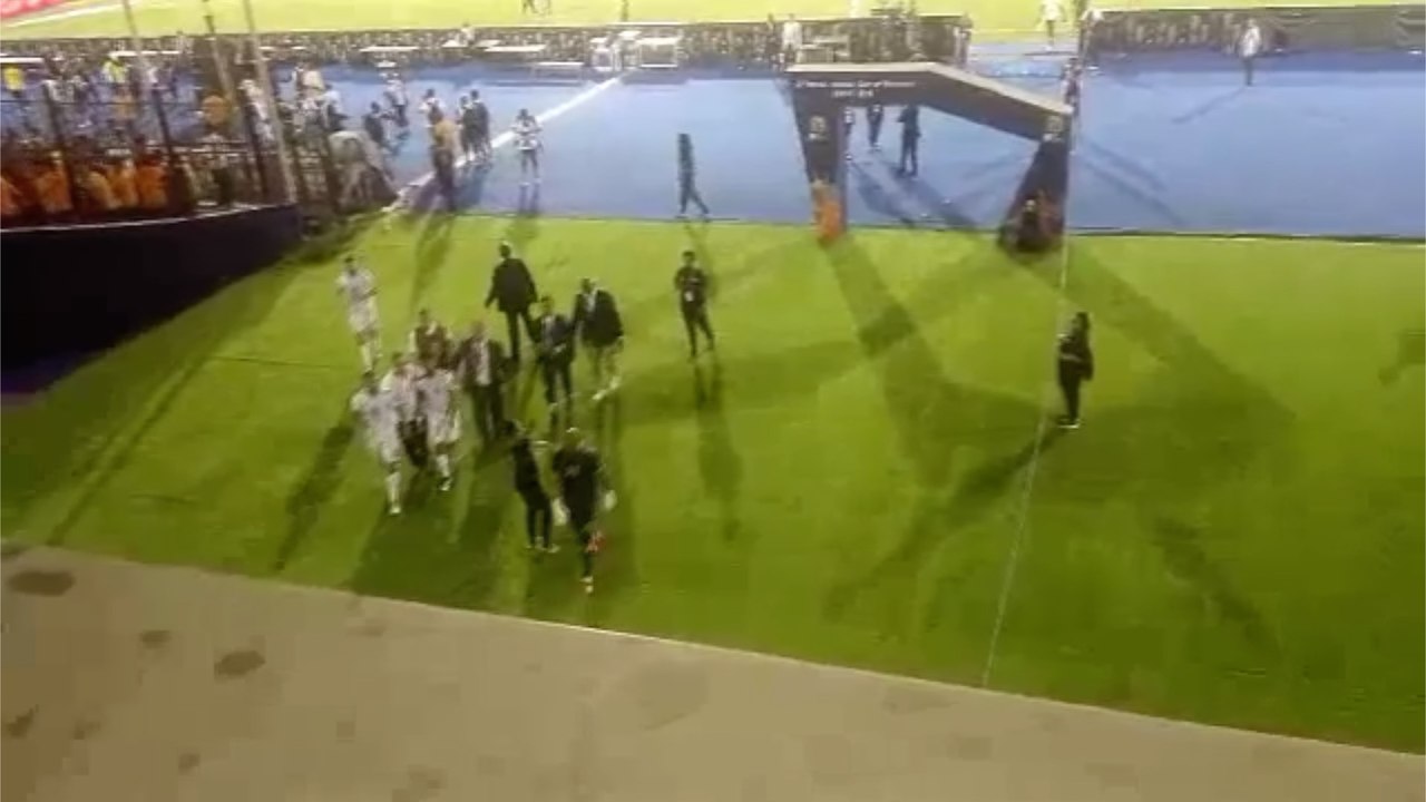 فرحة لاعبي الجزائر بعد الفوزعلى نيجيريا..وخروج حزين لـ النسور الخضراء