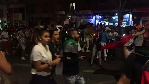 Les supporters de l'Algérie après la demi finale de la CAN 01