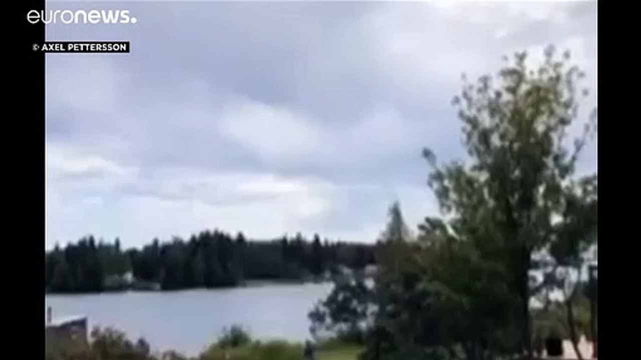 Trauer um 9 schwedische Fallschirmspringer