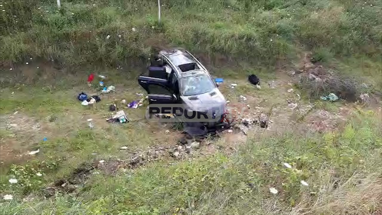 Report TV - Aksident ne Dervican perplasen makinat njera perfundon jashte rruge