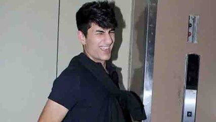 Sara Ali Khan's brother Ibrahim Khan makes stylish pose for media camera | FilmiBeat