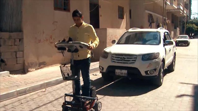 شاب بغزة يبتكر روبوتا لحمل الأشخاص والمعدات بإمكانيات محدودة