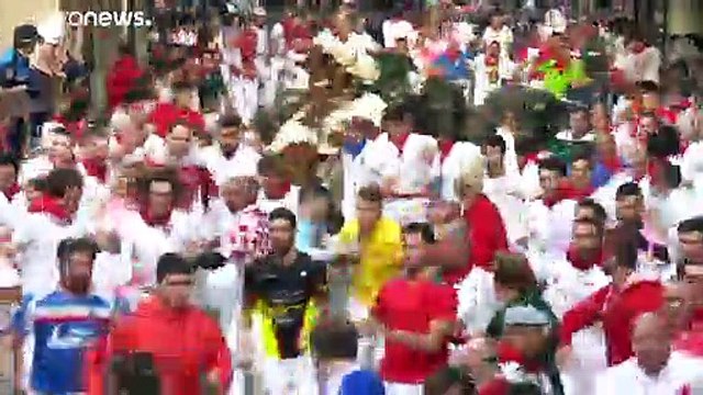 35 personnes blessées dont huit encornées lors les lâchers de taureaux pendant les fêtes de Pampelune, dans le nord de l'Espagne -