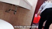 Kinh hoàng dùng khăn tắm lau bồn cầu, sàn toilet ở khách sạn 3 sao