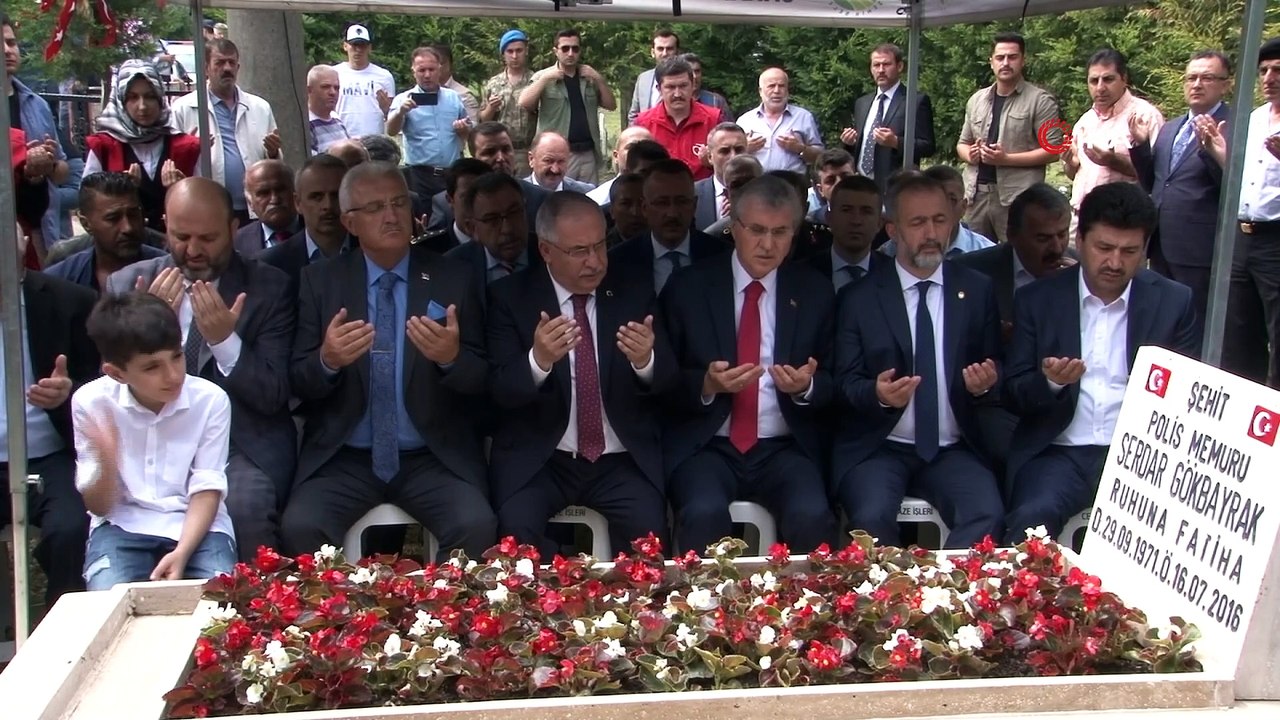 15 Temmuz şehidi Gökbayrak mezarı başında anıldı