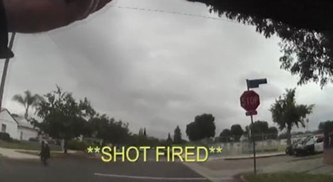 Polis, silahı kendisine doğrultan kadını böyle vurdu