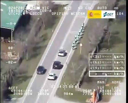 VÍDEO: Vaya lección de estos ciclistas en la carretera, ¡chapeau!