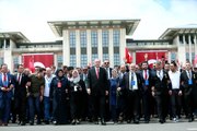 Beştepe'de anma töreni: Cumhurbaşkanı Erdoğan 15 Temmuz Anıtı'na çelenk bıraktı