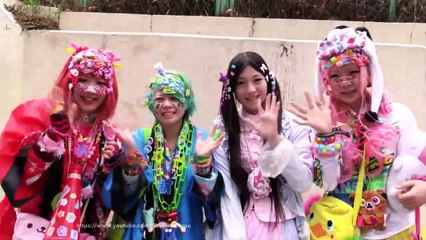 DUNIA PUNYA CERITA - Gaya Fashion Unik Decora Kei