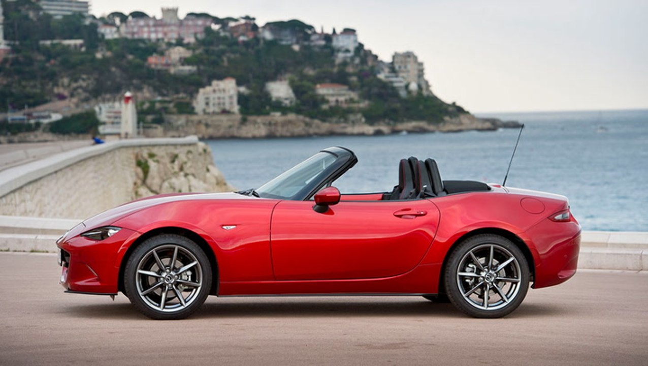 Mazda MX 5 - The Roadster Legend