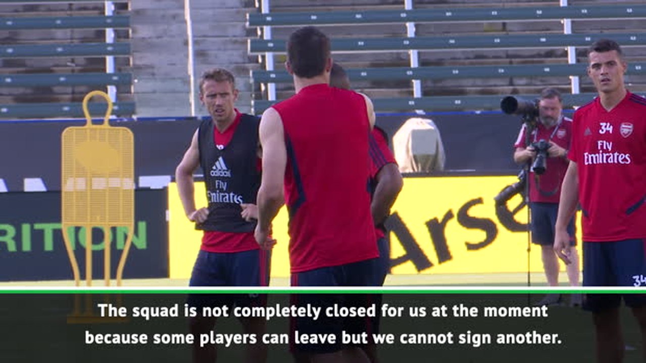 Emery 'open' to Monreal leaving Arsenal