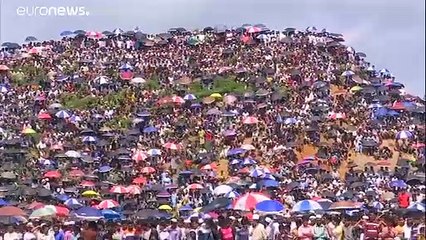 شاهد:  بالابتهال إلى الله  .. مسلمو الروهينغا يحيون الذكرى الثانية ل"يوم الإبادة"