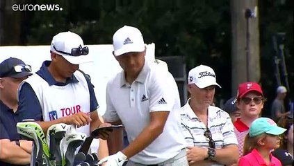 شاهد: صاعقة تضرب ملعبا اثناء إقامة بطولة للغولف وإصابة 6 أشخاص