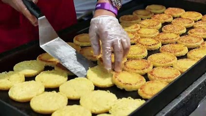 New York City Street Food - Ramen Burger