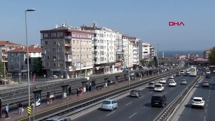 İSTANBUL- AVCILAR'DA METROBÜS YANGINI -2