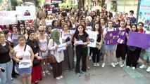 Kocaeli'de kızının gözleri önünde öldürülen Emine Bulut için gösteri düzenlendi