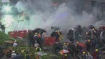 Hong Kong'ta izinli protestolara polis müdahalesi!
