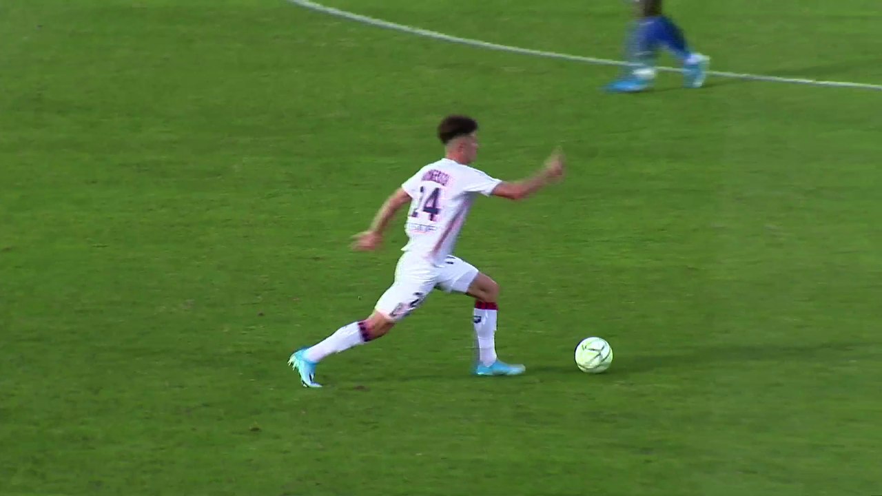 Le geste technique de Hugo Vandermersch lors de Niort / SMCaen