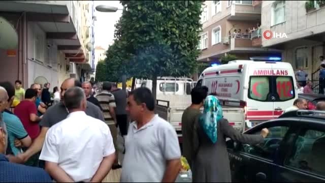 İstanbul Güngören'de bir kadın henüz bilinmeyen bir sebeple tartıştığı kocasını bıçaklayarak...