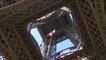 75 ans après, le drapeau français à la tour Eiffel