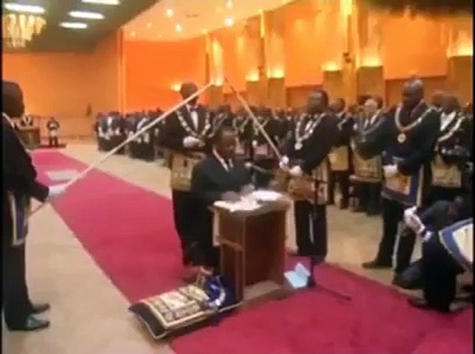 Franc-maçonnerie : Cérémonie d'intronisation de Ali Bongo et de...