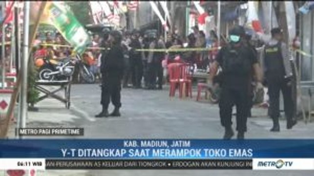 Pasca Perampokan Toko Emas, Tim Densus 88 Geledah Rumah Pelaku