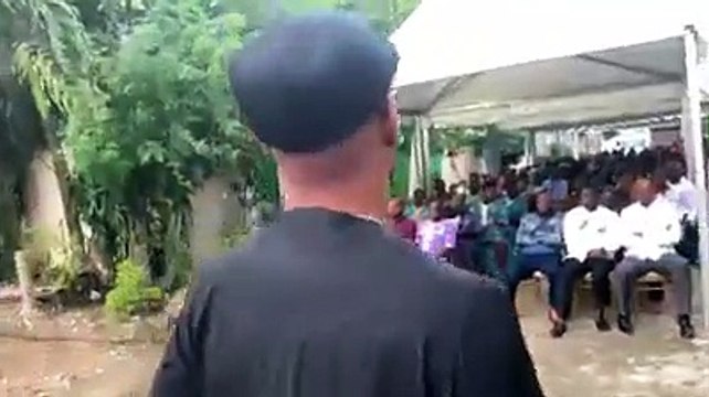 Didier Drogba et Erico Sery à la résidence de DJ ARAFAT pour présenter leurs condoléances...