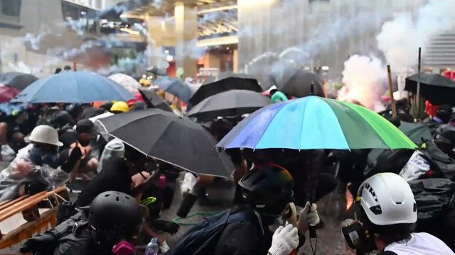 Policía disparó por primera vez en manifestaciones en Hong Kong