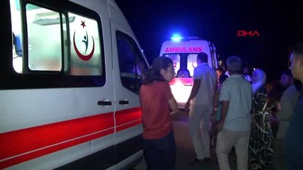 Diyarbakır Aynı aileyi taşıyan araç şarampole devrildi 5 yaralı