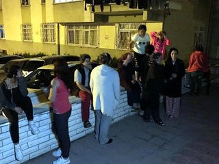 Ankara'da 3,5 büyüklüğünde deprem, vatandaşlar evlerini terk etti
