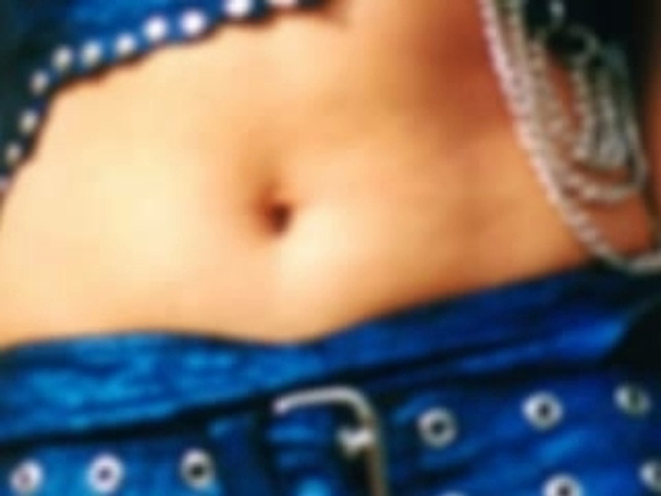 Jessica Simpson's Belly Button 2